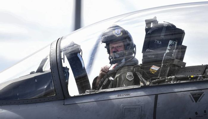 Personeel van het Air Combat Command bereidt zich weer voor op opereren bij duisternis