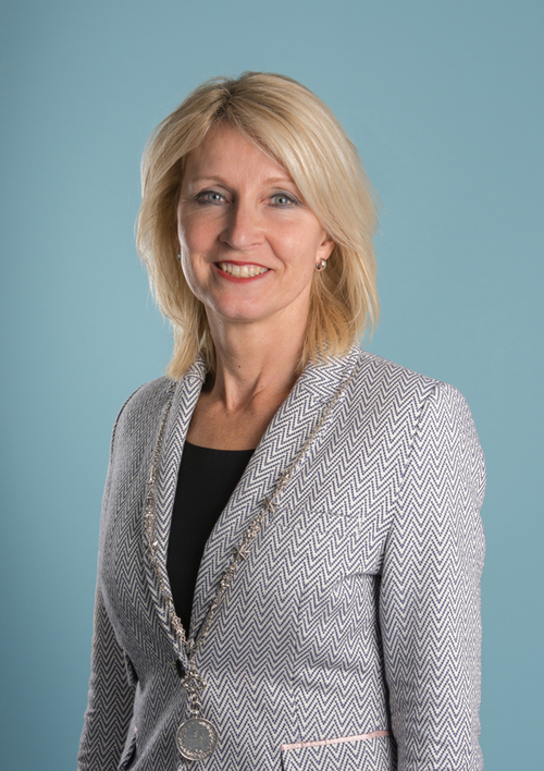 Pasfoto van C.J.M. (Caroline) van den Elsen
